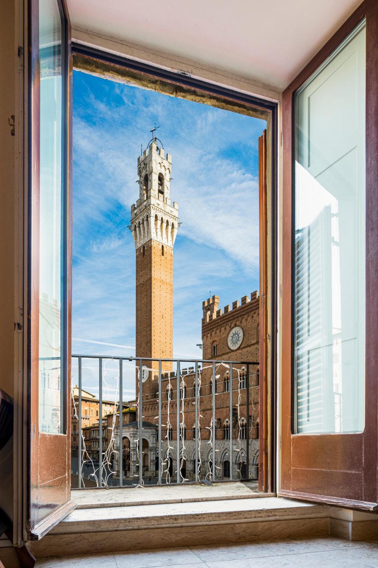 The Balcony Suite - Affaccio Su Piazza Del Campo Siena Esterno foto