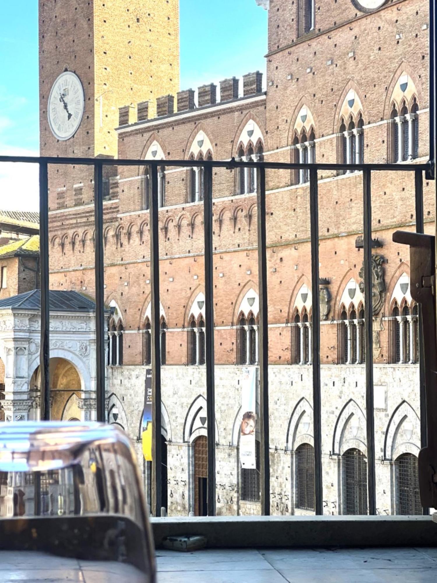 The Balcony Suite - Affaccio Su Piazza Del Campo Siena Esterno foto